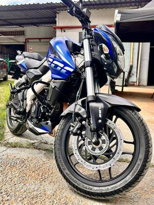 BAJAJ DOMINAR 200 BAJAJ DOMINAR 200